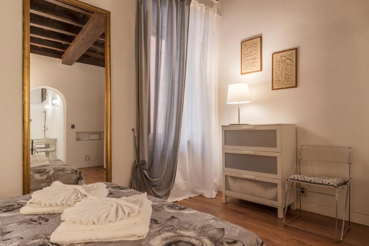 Fori Imperiali Elegant Apartment Roma Exterior foto